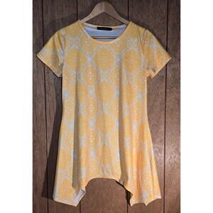 Fashion Women’s Medium Yellow Medallion Print Handkerchief Hem Blouse Top